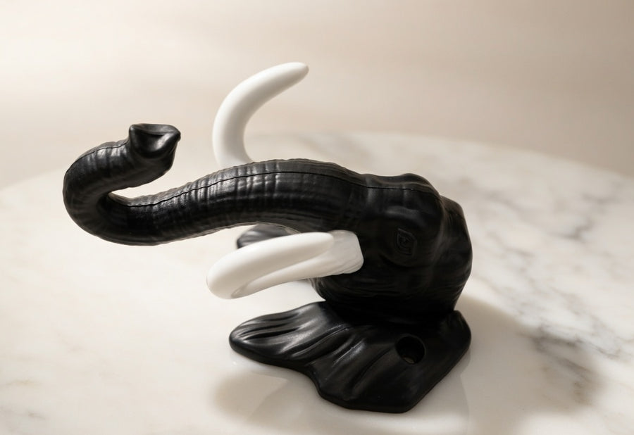 Black Elephant Trunk Wall-Mounted Key Holder – Decorative Tusk Hook Organiser